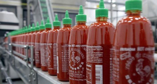 美国老干妈年销2000万瓶，30年不涨价，一个越南难民如何成为辣酱之王